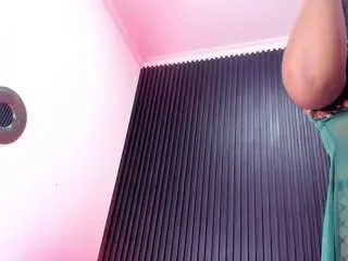 Naughtybigass01  live sex cam