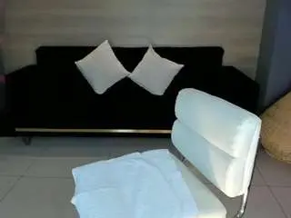 Niaholland  live sex cam