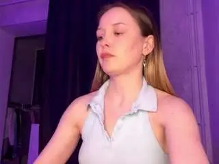 Adelinacomerford  live sex cam