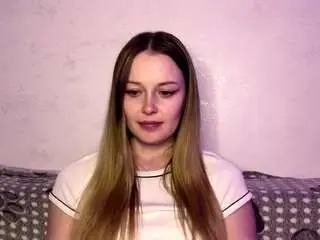 Adelinacomerford  live sex cam