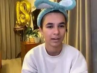 Daiseyrivlin  live sex cam