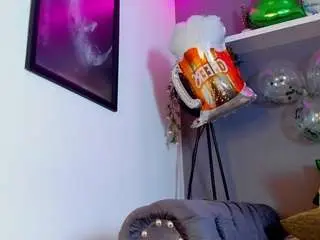 Kira-exe  live sex cam