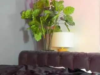 Kira-exe  live sex cam