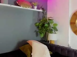 Kira-exe  live sex cam