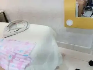Kyliesweett  live sex cam