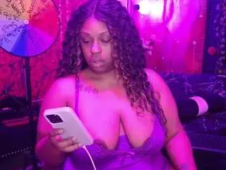 Queencroze  live sex cam