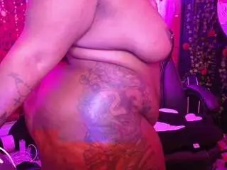 Queencroze  live sex cam