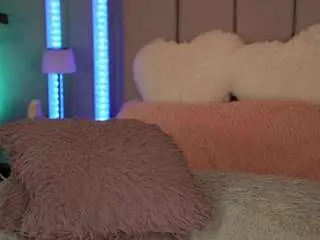 Vickysecret  live sex cam
