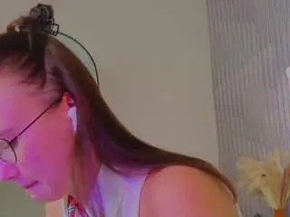 Karolina-kely  live sex cam