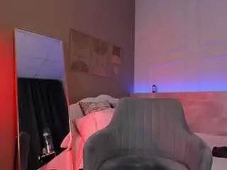 Kyliemellow  live sex cam