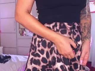 Aliciarey  live sex cam
