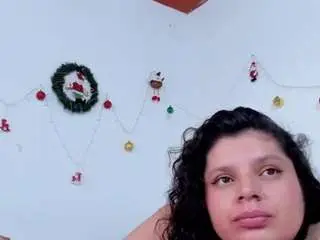 Issalatin  live sex cam