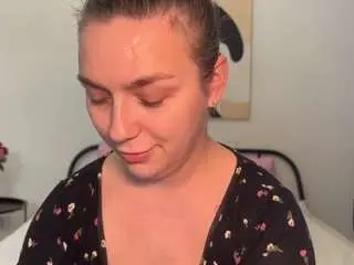 Luckylady1  live sex cam