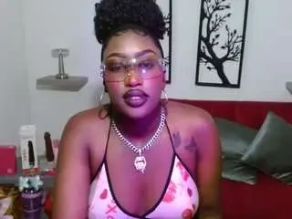 Milykaebony  live sex cam