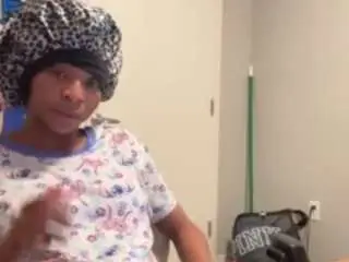 Youngpussy19  live sex cam