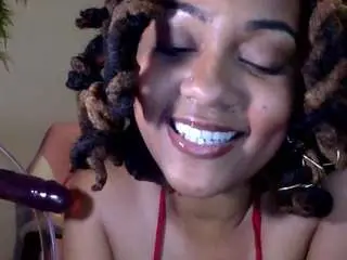 Theiconicone  live sex cam