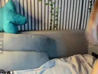 Casey-sweeet  live sex cam