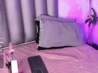 Miaa-foxx23  live sex cam