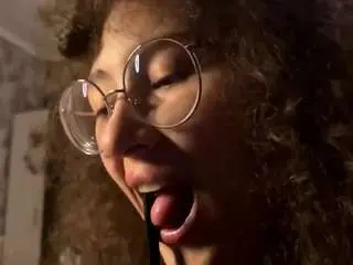 Waltrauddonoso  live sex cam