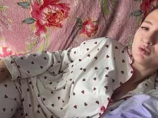 Yajairahazelbush  live sex cam