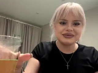 Yangadjutant  live sex cam