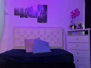 Amy-kiitty  live sex cam