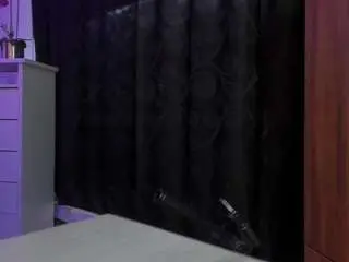 Amy-kiitty  live sex cam