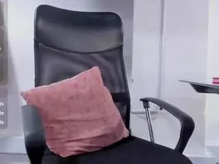 Amy-kiitty  live sex cam