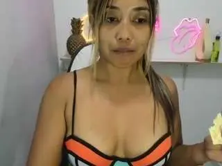 Donat3lla  live sex cam