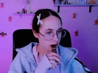 Linda-luxe  live sex cam