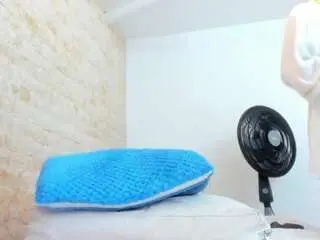 Mia-gadner  live sex cam