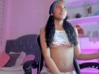 Franchezcaa  live sex cam