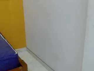 Skinnyverus18  live sex cam