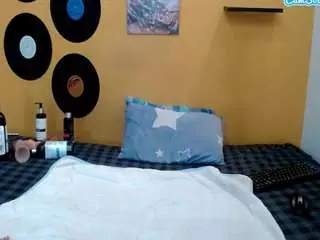 Skinnyverus18  live sex cam