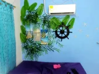 Skinnyverus18  live sex cam