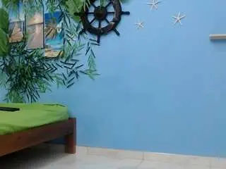 Skinnyverus18  live sex cam