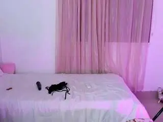 Moan-vale  live sex cam