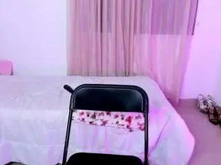 Moan-vale  live sex cam