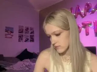 Suzansmrekar  live sex cam