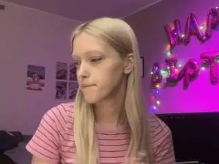 Suzansmrekar  live sex cam