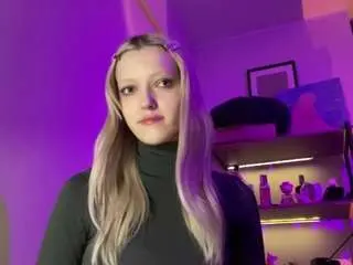 Suzansmrekar  live sex cam