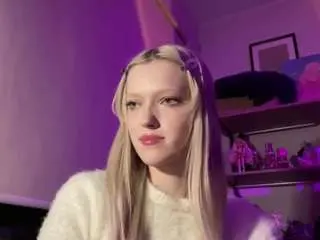 Suzansmrekar  live sex cam