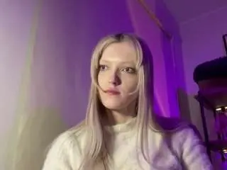 Suzansmrekar  live sex cam