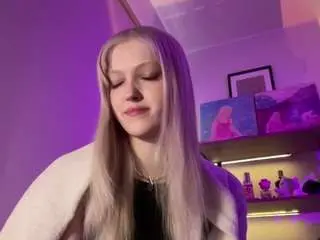 Suzansmrekar  live sex cam