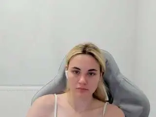 Hazelloveee  live sex cam