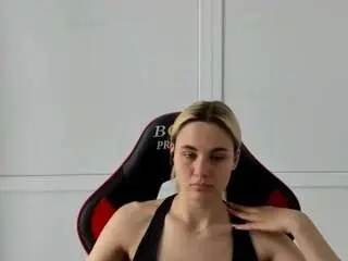 Hazelloveee  live sex cam