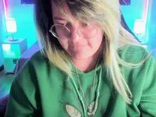 Lucky-leah  live sex cam