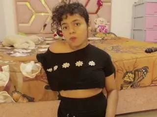 Winnifergonzalez  live sex cam
