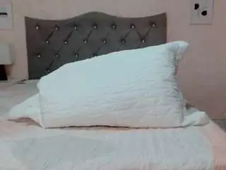 Bunnylovedoll  live sex cam