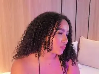 Cloe-25  live sex cam